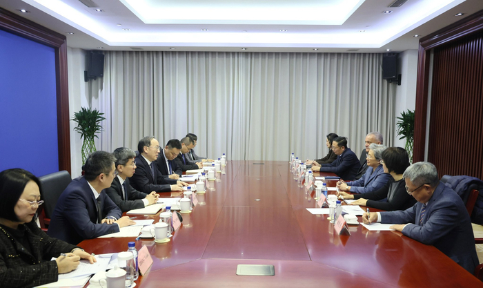 中国工信部部长李乐成在北京会见AMD董事会主席兼CEO苏姿丰