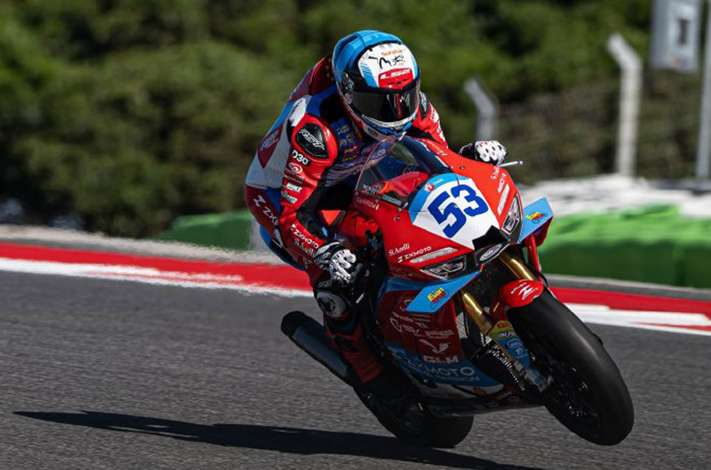 法国车手瓦伦丁·德比斯（Valentin Debise）在世界超级摩托车锦标赛（WSBK）葡萄牙站驾驶张雪机车（ZXMOTO）820RR-RS赛车夺冠